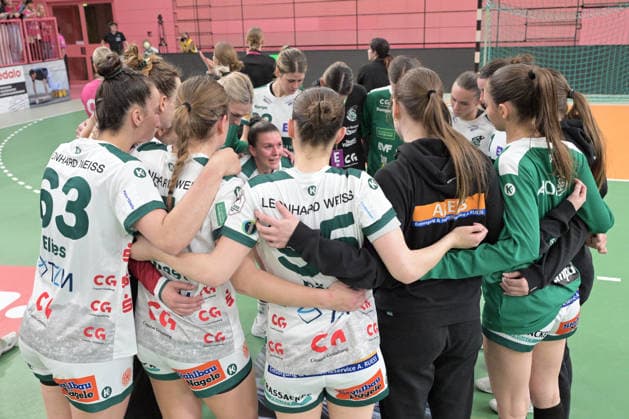 Louisa De Bellis FrischAuf Goeppingen, 20 in the circle of her team TusSies Metzingen vs FrischAuf Goeppingen , Handball, Alsco HBF, 21 League matchday, Season 2025 2026, 28 03 2026 TusSies Metzingen vs FrischAuf Goeppingen , Handball, Alsco HBF, 21 League matchday, Season 2025 2026, 28 03 2026 Tuebingen Copyright: xEibner-Pressefoto TobiasxBaurx EP_TBR