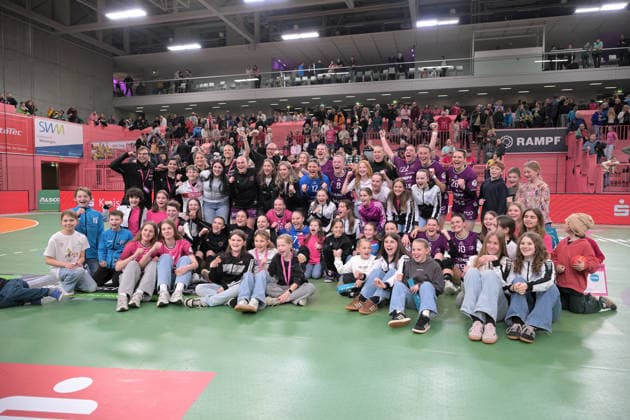 Winner photo Joint picture after the end of the TusSies match TusSies Metzingen vs FrischAuf Goeppingen , Handball, Alsco HBF, 21 League match day, Season 2025 2026, 28 03 2026 TusSies Metzingen vs FrischAuf Goeppingen , Handball, Alsco HBF, 21 League match day, Season 2025 2026, 28 03 2026 Tuebingen Copyright: xEibner-Pressefoto TobiasxBaurx EP_TBR
