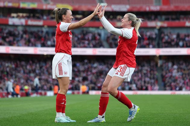 Arsenal vs Tottenham Hotspur Barclays FA Women s Super League Katie McCabe celebrates with Alessia Russo of Arsenal during the Barclays FA Women s Super League match between Arsenal and Tottenham Hotspur at the Emirates Stadium in London on March 28, 2026. London Greater London  Copyright: xMIxNewsx originalFilename:fletcher-arsenalv260328_npas8.jpg