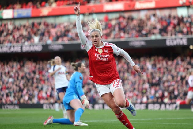 Arsenal vs Tottenham Hotspur Barclays FA Women s Super League Alessia Russo of Arsenal celebrates after scoring during the Barclays FA Women s Super League match between Arsenal and Tottenham Hotspur at the Emirates Stadium in London, United Kingdom, on March 28, 2026. London Greater London  Copyright: xMIxNewsx originalFilename:fletcher-arsenalv260328_npxY0.jpg