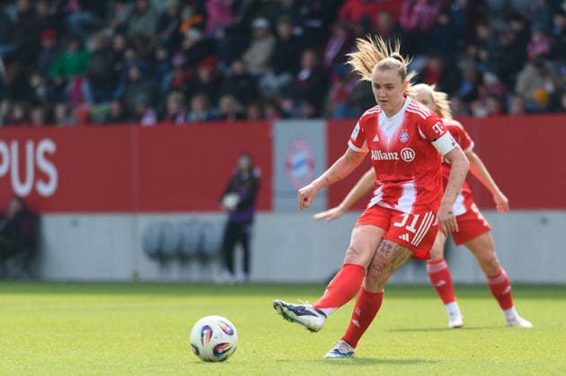 MUNICH, GERMANY - MARCH 28: Georgia Stanway (31 FC Bayern Munich) passing the ball during the Google Pixel Frauen-Bundesliga match between FC Bayern Munich and 1. FC Nuremberg at FC Bayern Campus Munich, Germany. Copyright: xSvenxBeyrich SPPx Sportspressphoto_SPR120602