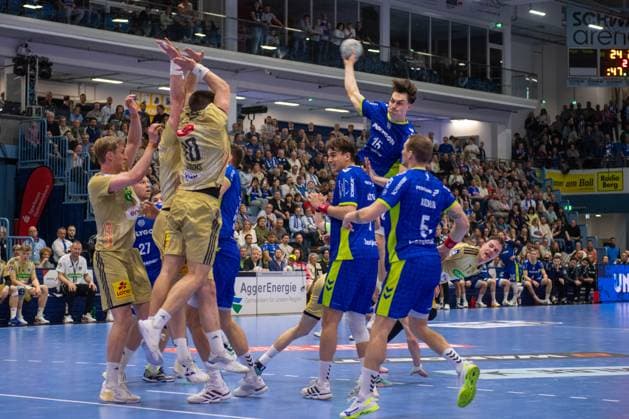 Miro Schluroff, Back, VfL Gummersbach 15 , Julian Koester, Back, VfL Gummersbach 7 , Tilen Kodrin, Outside, VfL Gummersbach 5 , VfL Gummersbach vs TSV Hannover Burgdorf, Daikin Handball Bundesliga, Men , 26 Matchday, 28 03 2026 Gummersbach NRW Germany Copyright: xkolbert-press MartinxWdziecznyx