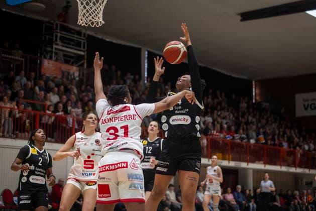 Kennedy Dickie Nr 1 Panthers , Oceane Noemie Monpierre Nr 31 Panthers9 and Alyssa Brown Nr 44 Luchse GiroLive Panthers Osnabrück 59 81 TK Hannover Luchse 1 DBBL 22 Matchday 28 03 2026 GiroLive Panthers Osnabrück vs TK Hannover Luchse