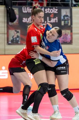Handball Bundesliga Women,HBF, Season 2025 2026 SV Union Halle Neustadt vs HSG Blomberg Lippe Halle, Germany 28 March 2026 In the picture from left in duel Tabea Wipper Halle and Elin Magnusdottir Blomberg Halle Saale SWH Arena Sachsen Anhalt Germany