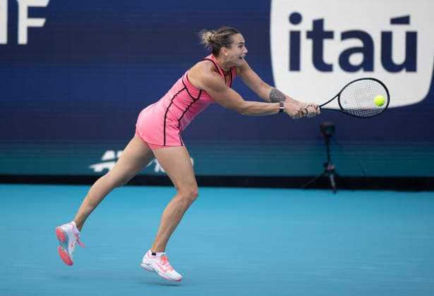 March 28, 2026, Miami Gardens, Fl, United States: MIAMI GARDENS, FL - MARCH 28: Aryna Sabalenka hits the ball against Coco Gauff during the Miami Open at Hard Rock Stadium on March 28, 2026 in Miami Gardens, Florida. Miami Gardens United States - ZUMAt139 20260328_aaa_t139_018 Copyright: xMichaelxPimentel IsixPhotosx