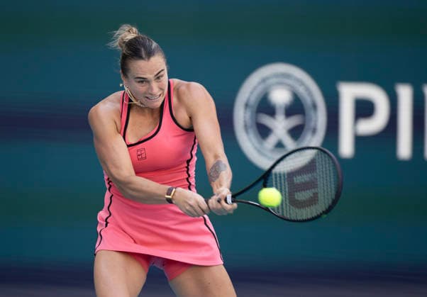 March 28, 2026, Miami Gardens, Fl, United States: MIAMI GARDENS, FL - MARCH 28: Aryna Sabalenka hits the ball against Coco Gauff during the Miami Open at Hard Rock Stadium on March 28, 2026 in Miami Gardens, Florida. Miami Open  - ZUMAt139 20260328_aaa_t139_026 Copyright: xMichaelxPimentel IsixPhotosx