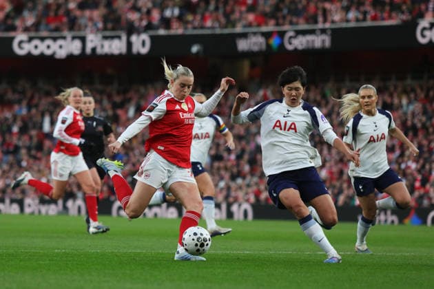 Alessia Russo of Arsenal Women shoots at goal during the Barclays Women s Super League match between Arsenal Women and Tottenham Hotspur Women at Emirates Stadium, London, England on 28 March 2026. Copyright: xJoshuaxSmithx 40980220