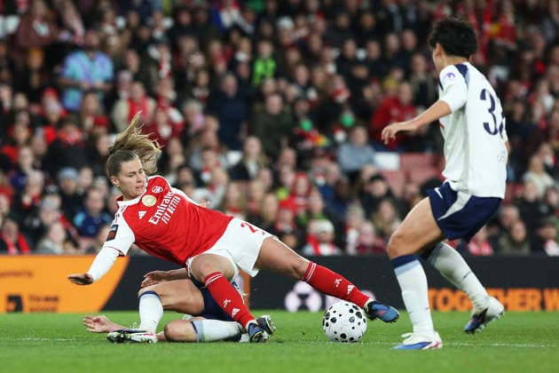 Victoria Pelova of Arsenal Women is fouled during the Barclays Women s Super League match between Arsenal Women and Tottenham Hotspur Women at Emirates Stadium, London, England on 28 March 2026. Copyright: xJoshuaxSmithx 40980222