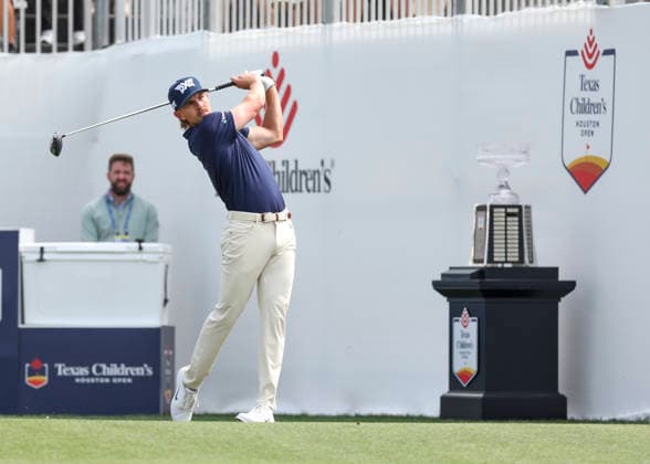 HOUSTON, TX - MARCH 28: Jake Knapp (USA) watches his tee shot on 1 during the third round of the Texas Children s Houston Open on March 28, 2026, at Memorial Park Golf Course, Houston, Texas. (Photo by Leslie Plaza Johnson Icon Sportswire) GOLF: MAR 28 PGA, Golf Herren Texas Children s Houston Open EDITORIAL USE ONLY Icon2603280073