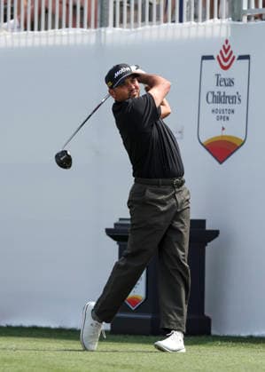 HOUSTON, TX - MARCH 28: Jason Day (AUS) watches his tee shot on 1 during the third round of the Texas Children s Houston Open on March 28, 2026, at Memorial Park Golf Course, Houston, Texas. (Photo by Leslie Plaza Johnson Icon Sportswire) GOLF: MAR 28 PGA, Golf Herren Texas Children s Houston Open EDITORIAL USE ONLY Icon2603280393