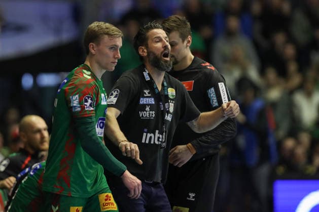 28 03 2026, xtgx, Handball, Daikin HBL, SC Magdeburg Füchse Berlin v l Gisli Thorgeir Kristjansson Magdeburg, 10 , Bennet Wiegert Magdeburg, Coach Magdeburg