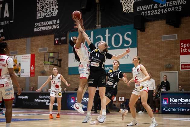 Taylor Valladay Nr 0 Panthers , Maira Banko Nr 11 Luchse GiroLive Panthers Osnabrück 59 81 TK Hannover Luchse 1 DBBL 22 Matchday 28 03 2026 GiroLive Panthers Osnabrück vs TK Hannover Luchse