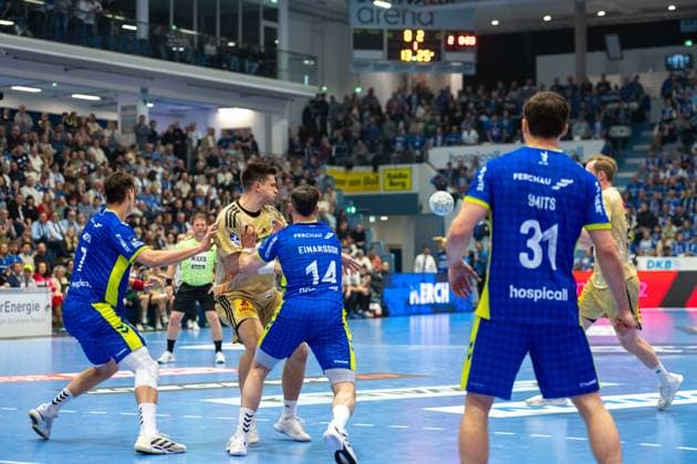 Julian Koester, Back, VfL Gummersbach 7 , RenÄrs UÅ¡Äins, Back, TSV Hannover Burgdorf 10 , Teitur Oern Einarsson, Back, VfL Gummersbach 14 , Kay Smits, Back, VfL Gummersbach 31 , VfL Gummersbach vs TSV Hannover Burgdorf, Daikin Handball Bundesliga, Men , Matchday 26, 28 03 2026 Gummersbach NRW Germany Copyright: xkolbert-press MartinxWdziecznyx