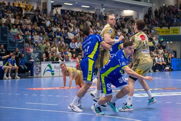 Justus Fischer, Wing, TSV Hannover Burgdorf 54 ,Kay Smits, Back, VfL Gummersbach 31 , Teitur Oern Einarsson, Back, VfL Gummersbach 14 , VfL Gummersbach vs TSV Hannover Burgdorf, Daikin Handball Bundesliga, Men , 26 Matchday, 28 03 2026 Gummersbach NRW Germany Copyright: xkolbert-press MartinxWdziecznyx