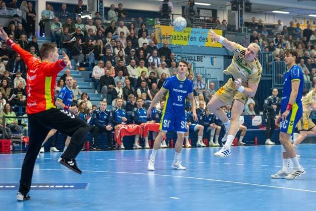 Dominik KuzmanoviÄ‡, Goalkeeper, VfL Gummersbach 1 , Justus Fischer, Winger, TSV Hannover Burgdorf 54 ,Julian Koester, Backcourt, VfL Gummersbach 7 , Miro Schluroff, Backcourt, VfL Gummersbach 15 , VfL Gummersbach vs TSV Hannover Burgdorf, Daikin Handball Bundesliga, Men , Matchday 26, 28 03 2026 Gummersbach NRW Germany Copyright: xkolbert-press MartinxWdziecznyx