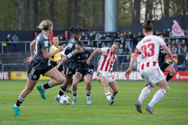 28 03 2026, xgrfx, Fußball Google Pixel Frauen Bundesliga, 1 FC Köln Eintracht Frankfurt v l Geraldine Reuteler Eintracht Frankfurt , Laura Donhauser 1 FC Köln DFL DFB REGULATIONS PROHIBIT ANY USE OF PHOTOGRAPHS as IMAGE SEQUENCES and or QUASI VIDEO Köln