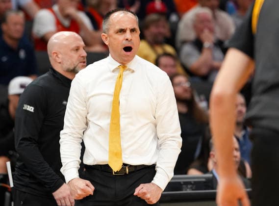 March 28, 2026, Houston, Texas, USA: Iowa head coach BEN MCCOLLUM reacts during the NCAA, College League, USA MenÃ¢â‚¬â ¢s Basketball Tournament Elite Eight game between the Illinois Fighting Illini and the Iowa Hawkeyes on March 28, 2026 in Houston, Texas. Illinois won, 71-59. Houston USA - ZUMAc201 20260328_zap_c201_020 Copyright: xScottxColemanx
