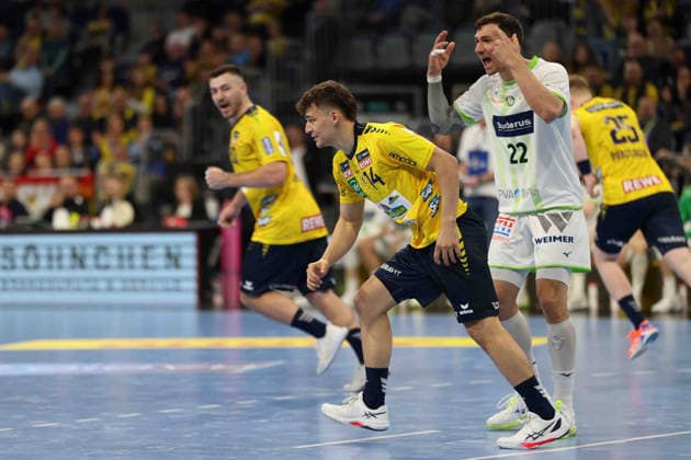 from left Gino Steenaerts Rhein Neckar Loewen, 14 and Jona Schoch HSG Wetzlar, 22 is gesturing with his hands GER, Rhein Neckar Loewen vs HWG Wetzlar, Handball, 1 Bundesliga, Matchday 26 Season 2025 2026, 28 03 2026 GER, Rhein Neckar Loewen vs HWG Wetzlar, 1 Bundesliga, Matchday 26 Season 2025 2026, 28 03 2026 Mannheim Copyright: xEibner-Pressefoto JoergxHirschx EP_JHH
