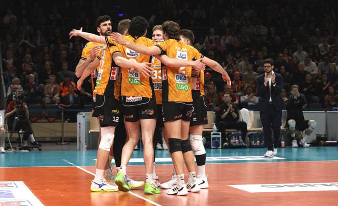 Jake Hanes, Florian Krage Brewitz, Nolan Flexen, Fedor Ivanov, Matthew Knigge, Ruben Schott cheer after winning points Joy Emotion Cheers Sport Volleyball Bundesliga Playoff Quarter-finals Men Season 2025 2026 28 03 2026 BR Volleys Berlin BRV vs Netzhoppers KW Königswusterhausen