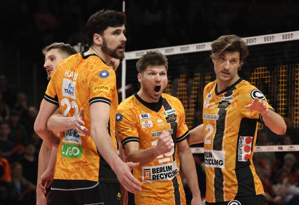 Florian Krage Brewitz, Jake Hanes, Ruben Schott, Matthew Knigge cheers joy emotion jubilation Sport Volleyball Bundesliga Playoff Quarterfinals Men Season 2025 2026 28 03 2026 BR Volleys Berlin BRV vs Netzhoppers KW Königswusterhausen