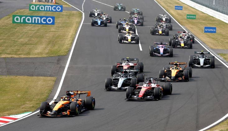 Formula One Japanese Grand Prix - Race McLaren driver Oscar Piastri (L) of Australia seizes the lead after the start of the Formula 1 Japanese Grand Prix at the Suzuka International Racing Course racetrack in Suzuka, Japan, 29 March 2026. SUZUKA Japan  Copyright: xFRANCKxROBICHONx