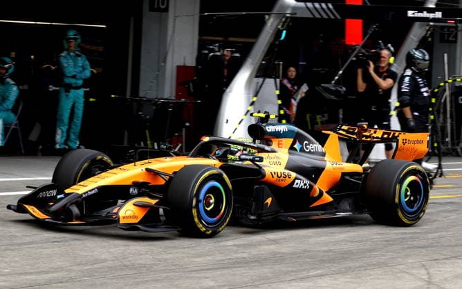 Formula One Japanese Grand Prix - Race McLaren driver Lando Norris of Britain arrives for a stop in the box during the Formula 1 Japanese Grand Prix at the Suzuka International Racing Course racetrack in Suzuka, Japan, 29 March 2026. SUZUKA Japan  Copyright: xFRANCKxROBICHONx xPOOLx