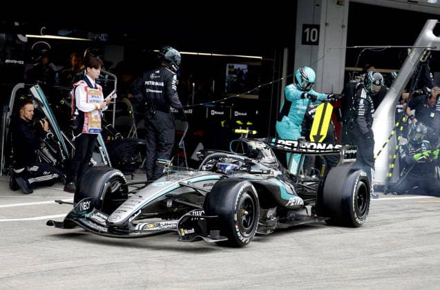 Formula One Japanese Grand Prix - Race Mercedes driver Andrea Kimi Antonelli of Italy drives off following a pitstop during the Formula 1 Japanese Grand Prix at the Suzuka International Racing Course racetrack in Suzuka, Japan, 29 March 2026. SUZUKA Japan  Copyright: xFRANCKxROBICHONx xPOOLx