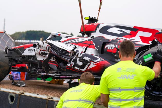 FORMULA ONE JAPANESE GRAND PRIX 2026 The crashed car of Oliver Bearman 87 (GBR) Haas F1 Team during the Formula 1 Aramco Japanese Grand Prix 2026, 3rd round of the 2026 Formula One World Championship, WM, Weltmeisterschaft from March 27th - 29th, 2026 at the Suzuka Circuit, Suzuka City, Japan. Credit: Robbie Hoad Every Second Media Editorial use only. All images are copyright Every Second Media Limited. No images may be reproduced without prior permission. Copyright: xIMAGO EveryxSecondxMediax ESM-1879-0329 RobbiexHoadx xEveryxSecondxMediax