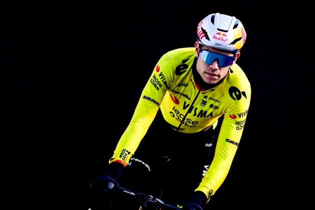 In Flanders Fields From Middelkerke to Wevelgem 2026 Cycling Race WEVELGEM, BELGIUM - MARCH 29 : Van Aert Wout (BEL) of Team Visma Lease a Bike before the start of the race during the 88th edition of In Flanders Fields From Middelkerke to Wevelgem an UCI World Tour 1.UWT one day cycling road race for Men Elite of 240 km with start in Middelkerke and finish in Wevelgem on March 29, 2026 in Wevelgem, Belgium, 29 03 2026 ( Motordriver Guy De Vuyst - Wevelgem Belgium  Copyright: xJanxDexMeuleneirx