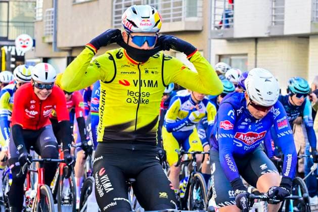 In Flanders Fields From Middelkerke to Wevelgem 2026 Cycling Race WEVELGEM, BELGIUM - MARCH 29 : Van Aert Wout (BEL) of Team Visma Lease a Bike, Philipsen Jasper (BEL) of Alpecin Premier Tech during the 88th edition of In Flanders Fields From Middelkerke to Wevelgem an UCI World Tour 1.UWT one day cycling road race for Men Elite of 240 km with start in Middelkerke and finish in Wevelgem on March 29, 2026 in Wevelgem, Belgium, 29 03 2026 ( Motordriver Guy De Vuyst - Wevelgem Belgium  Copyright: xJanxDexMeuleneirx
