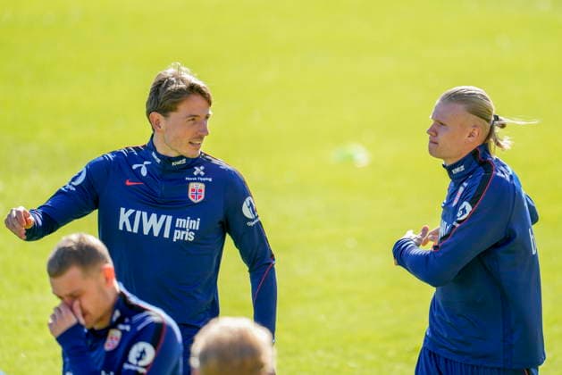 Norway national team, Nationalteam training session Norwegian players Sander Berge and Erling Braut Haaland (R) during the Norwegian men s national soccer team training in Lillestrom, Norway, 29 March 2026. Norway willl play a friendly match against Switzerland on 31 March. Lillestrom Norway  Copyright: xFredrikxVarfjellx