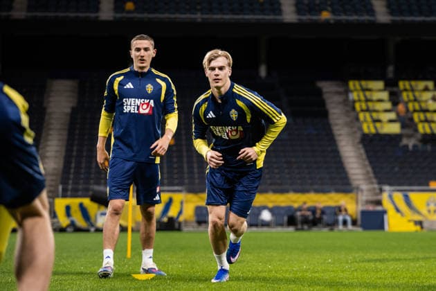 260329 Gustaf Lagerbielke and Lucas Bergvall of the Swedish national football team at a training session on March 29, 2026 in Stockholm Photo Johanna Säll BILDBYRAN kod JL JL0610 fotboll football soccer fotball vm kval kval fifa world cup qualifier qualifier träning practice training sverige sweden sverige a bbeng  Copyright: JOHANNAxSÄLL BB260329BB643