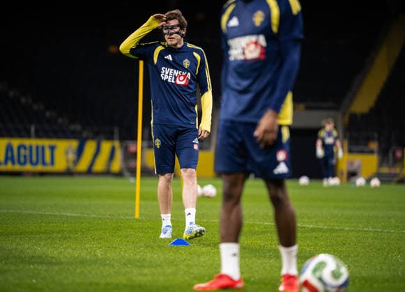 260329 Victor Nilsson Lindelöf of the Swedish national football team at a training session on March 29, 2026 in Stockholm Photo Johanna Säll BILDBYRAN kod JL JL0610 fotboll football soccer fotball vm kval kval fifa world cup qualifier qualifier träning practice training sverige sweden sverige a bbeng  Copyright: JOHANNAxSÄLL BB260329BB662