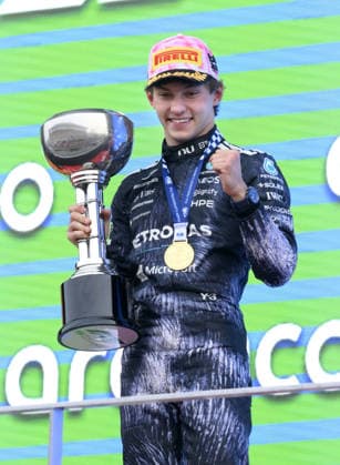 motor racing, Motorsport Japanese GP Mercedes Andrea Kimi Antonelli poses with the victor s trophy after winning the Formula One Japanese Grand Prix at Suzuka Circuit in Suzuka, Mie Prefecture, on March 29, 2026.  A14AA0005425596P