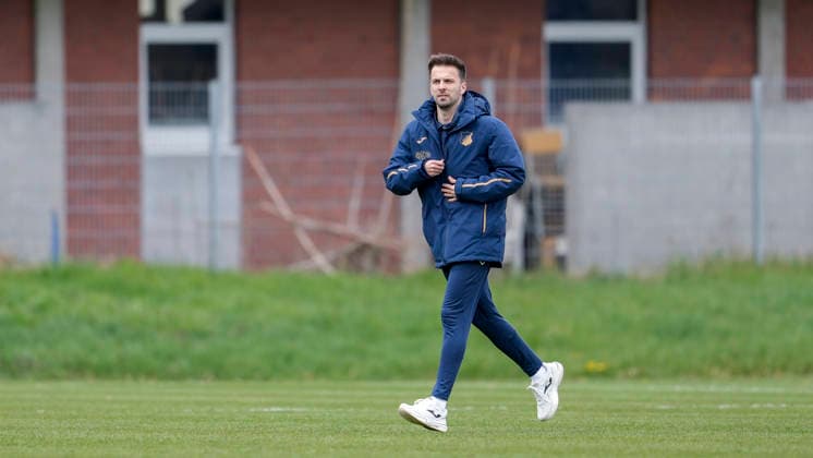 Rico Weber Coach, Head Coach, TSG II , cropped image, full body, single image, single photo, action, action, 29 03 2026, St Leon Rot Germany , Soccer, Women, Regionalliga Süd, TSG 1899 Hoffenheim U20 SV 67 Weinberg, 29 03 2026, St Leon Rot Germany , Soccer, Women, Regionalliga Süd, TSG 1899 Hoffenheim U20 SV 67 Weinberg, DFB DFL REGULATIONS PROHIBIT ANY USE OF PHOTOGRAPHS AS IMAGE SEQUENCES AND OR QUASI VIDEO xozx