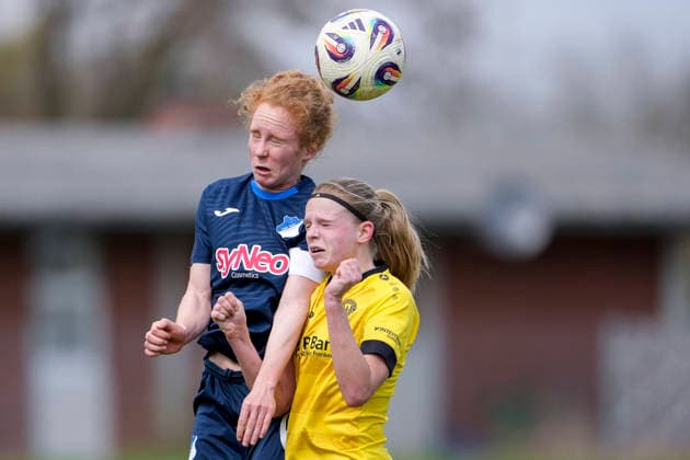 v li Milena Röder TSG II, 6 , Dana Keßler Kessler, Weinberg, 6 , header, header duel, game scene, duel in the air, action, action, 29 03 2026, St Leon Rot Germany , Football, Women, Regionalliga Süd, TSG 1899 Hoffenheim U20 SV 67 Weinberg, 29 03 2026, St Leon Rot Germany , Soccer, Women, Regionalliga Süd, TSG 1899 Hoffenheim U20 SV 67 Weinberg, DFB DFL REGULATIONS PROHIBIT ANY USE OF PHOTOGRAPHS AS IMAGE SEQUENCES AND OR QUASI VIDEO xozx