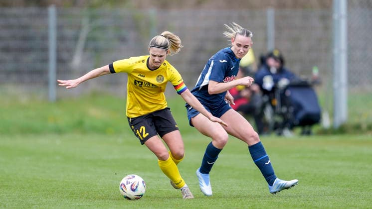v li Anna Hofrichter Weinberg, 12 , Rieke Jungebloed TSG II, 16 , duel, duel, tackle, tackling, dynamics, action, action, 29 03 2026, St Leon Rot Germany , Football, Women, Regionalliga Süd, TSG 1899 Hoffenheim U20 SV 67 Weinberg, 29 03 2026, St Leon Rot Germany , Soccer, Women, Regionalliga Süd, TSG 1899 Hoffenheim U20 SV 67 Weinberg, DFB DFL REGULATIONS PROHIBIT ANY USE OF PHOTOGRAPHS AS IMAGE SEQUENCES AND OR QUASI VIDEO xozx