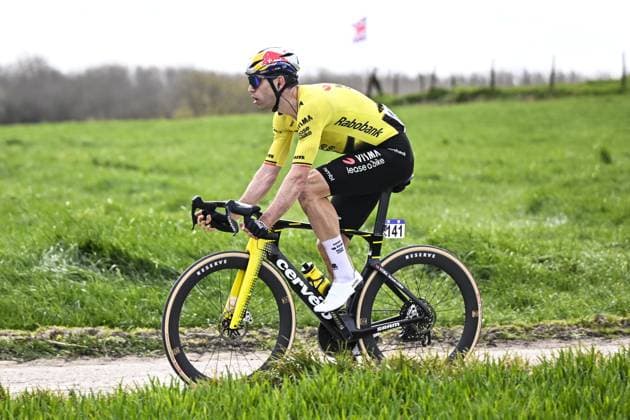 Belgian Wout van Aert of Team Visma-Lease a Bike pictured in action on Plugstreets during the men elite Middelkerke-Wevelgem - In Flanders Fields one day cycling race, 240.8 km from Middelkerke to Wevelgem, on Sunday 29 March 2026. JASPERxJACOBS  x169248158x