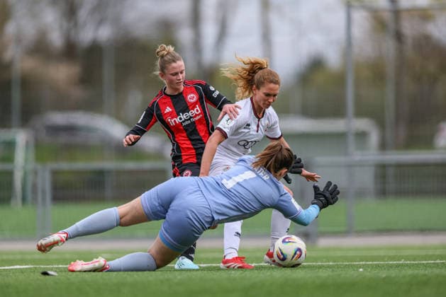 GER, Frankfurt, Eintracht Frankfurt II vs FC Ingolstadt, 2 Womens Bundesliga, Football, DFB, Season 2025 2026, Stadion am Brentanobad, 21 Matchday in the picture from l Marie Kleemann Eintracht Frankfurt 17 scores the 1 0, Goal, Franziska Maier FC Ingolstadt Women 1 DFB DFL REGULATIONS PROHIBIT ANY USE OF PHOTOGRAPHS AS IMAGE SEQUENCES AND OR QUASI VIDEO, 29 03 2026 Copyright: HMBxMedia HendrikxHamelau