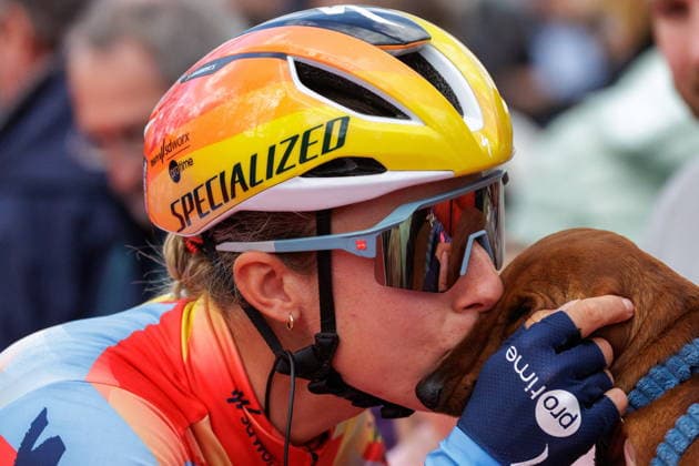In Flanders Field - In Wevelgem one-day cycling race Dutch cyclist Femke Gerritse of Team SDS Worx - Protime and her dog at the departure of the In Flanders Field one-day women s cycling race over 135 kilometres with start and finish in Wevelgem, Belgium, 29 March 2026. WEVELGEM BELGIUM  Copyright: xOLIVIERxMATTHYSx
