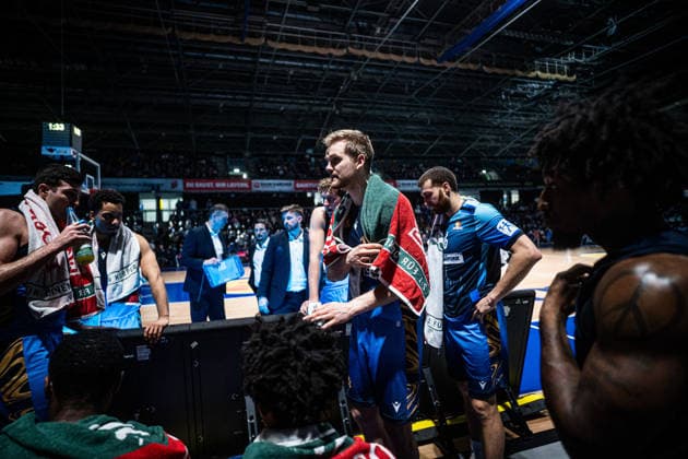 29 03 2026, xhfmx, Basketball easyCredit BBL Bundesliga, Frankfurt Skyliners Rostock Seawolves Till Pape Skyliners Frankfurt with announcement to the team DFL DFB REGULATIONS PROHIBIT ANY USE OF PHOTOGRAPHS as IMAGE SEQUENCES and or QUASI VIDEO Frankfurt am Main