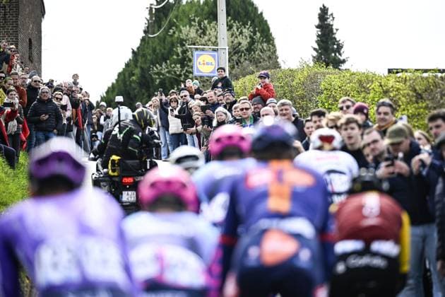 Supporters pictured during the men elite Middelkerke-Wevelgem - In Flanders Fields one day cycling race, 240.8 km from Middelkerke to Wevelgem, on Sunday 29 March 2026. JASPERxJACOBS  x169248493x
