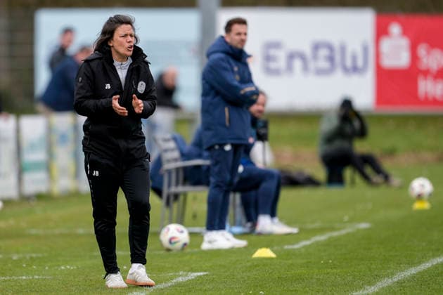 Julia Brückner coach, head coach, SV 67 Weinberg , gives instructions, gestures, gestures with arms, cropped, full body, single image, single photo, action, action, 29 03 2026, St Leon Rot Germany , Football, Women, Regionalliga Süd, TSG 1899 Hoffenheim U20 SV 67 Weinberg, 29 03 2026, St Leon Rot Germany , Soccer, Women, Regionalliga Süd, TSG 1899 Hoffenheim U20 SV 67 Weinberg, DFB DFL REGULATIONS PROHIBIT ANY USE OF PHOTOGRAPHS AS IMAGE SEQUENCES AND OR QUASI VIDEO xozx