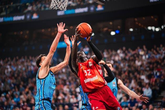 Easycredit BBL Veolia Towers Hamburg FC Bayern Munich Basketball, 29 03 2026 Wenyen Gabriel FC Bayern Munich Basketball, 32 throws, next to Benedikt TurudiÄ‡ Veolia Towers Hamburg, 44 Easycredit BBL Veolia Towers Hamburg vs FC Bayern Munich Basketball on 29 03 2026 at Barclays Arena, Hamburg Copyright: xBEAUTIFULxSPORTS Tonhäuserx