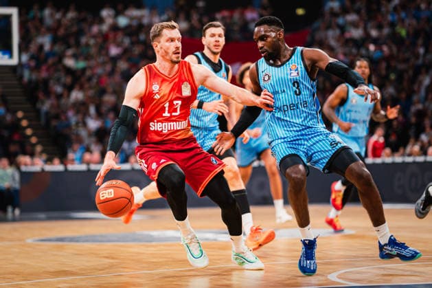 Easycredit BBL Veolia Towers Hamburg FC Bayern Munich Basketball, 29 03 2026 Andreas Obst FC Bayern Munich Basketball, 13 vs Osaro Rich Veolia Towers Hamburg, 3 Easycredit BBL Veolia Towers Hamburg vs FC Bayern Munich Basketball on 29 03 2026 at Barclays Arena, Hamburg Copyright: xBEAUTIFULxSPORTS Tonhäuserx