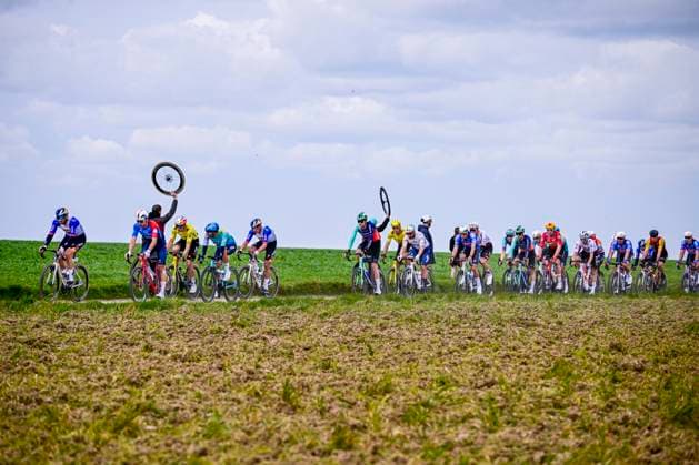 In Flanders Fields From Middelkerke to Wevelgem 2026 Cycling Race WEVELGEM, BELGIUM - MARCH 29 : Illustration picture of the peloton during the 88th edition of In Flanders Fields From Middelkerke to Wevelgem an UCI World Tour 1.UWT one day cycling road race for Men Elite of 240 km with start in Middelkerke and finish in Wevelgem on March 29, 2026 in Wevelgem, Belgium, 29 03 2026 ( Motordriver Guy De Vuyst - Wevelgem Belgium  Copyright: xJanxDexMeuleneirx