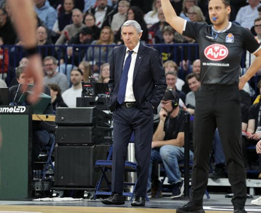 Head coach Svetislav Pesic disappointed Basketball, Men, Season 2025 2026, easyCredit Basketball Bundesliga, Basketball, Veolia Hamburg Towers vs FC Bayern Muenchen