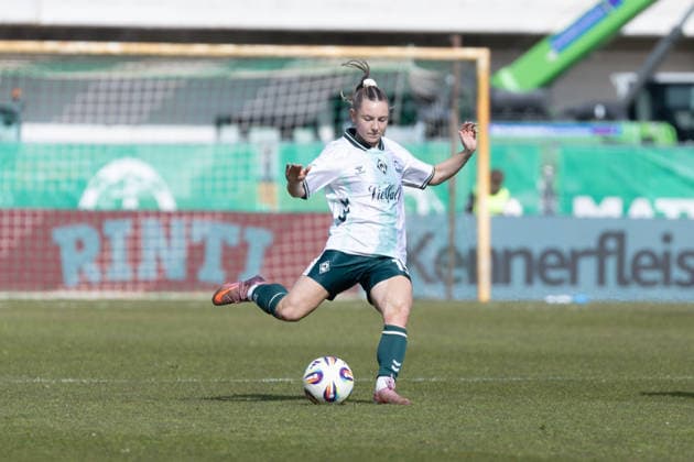 Germany Soccer Google Pixel Womens Bundesliga 2025 26, 22 Matchday SV Werder Bremen vs SGS Essen Weserstadion Platz 11 Bremen Michelle Weiß SV Werder Bremen, 15 Copyright: xAylinxKreutzsteinx
