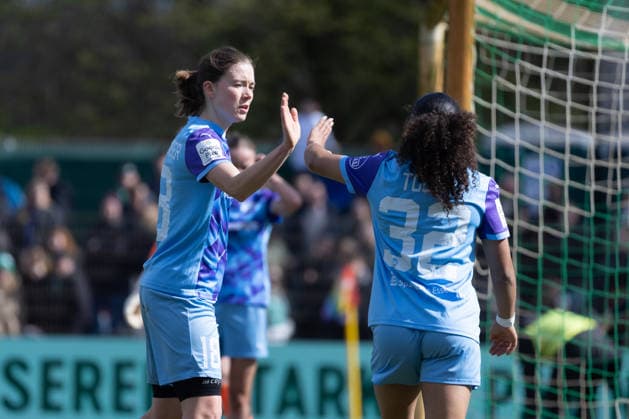 Germany Soccer Google Pixel Womens Bundesliga 2025 26, 22 Matchday SV Werder Bremen vs SGS Essen Weserstadion Platz 11 Bremen Ella Touon SGS Essen, 32 Lena Ostermeier SGS Essen, 18 Copyright: xAylinxKreutzsteinx