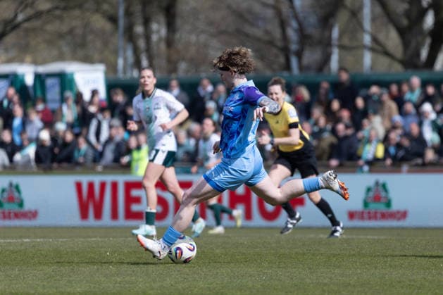 Germany Football Google Pixel Womens Bundesliga 2025 26, 22 Matchday SV Werder Bremen vs SGS Essen Weserstadion Platz 11 Bremen Natasha Kowalski SGS Essen, 10 Copyright: xAylinxKreutzsteinx